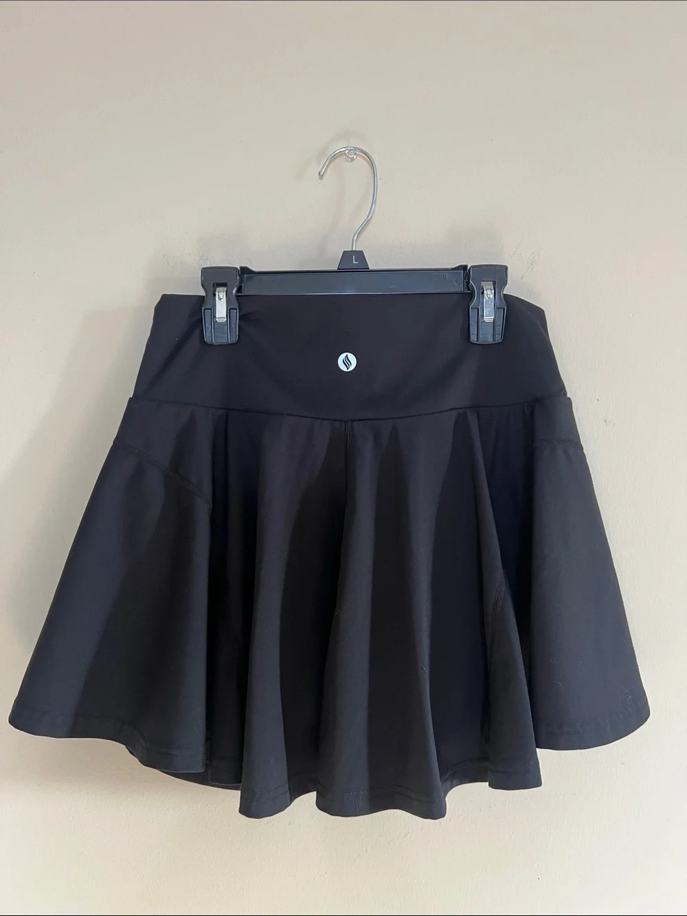 🏸🥊🚴‍♂️⛸️Santiny Black Athletic Skater Skirt with Built-In Shorts